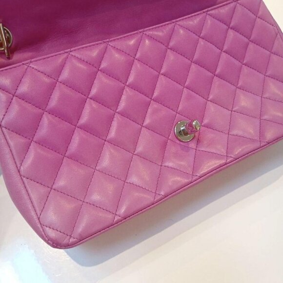 Authentic CHANEL CC Medium Classic Flap Lambskin Quilted Pink Valentine Handbag - Picture 6 of 11